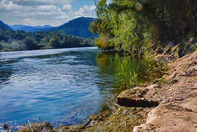 Home Privé visstek op de rivier de Ebro bij de Riverside Finca Benifallet